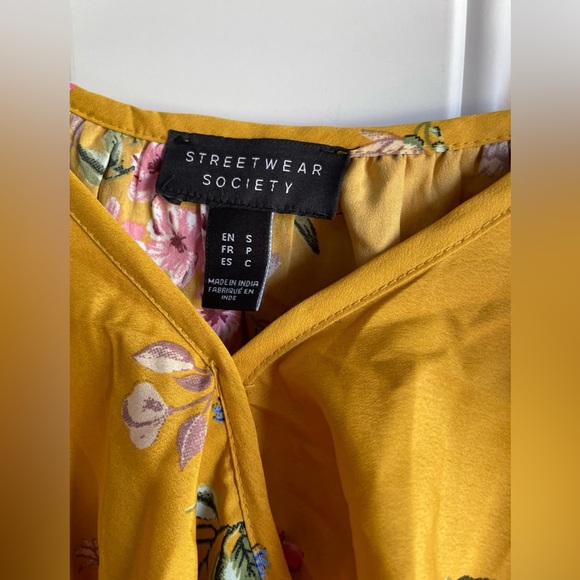 NWOT Golden Yellow Floral Spaghetti Strap V-Neck Ruffle Off The Shoulder Top - Picture 12 of 17